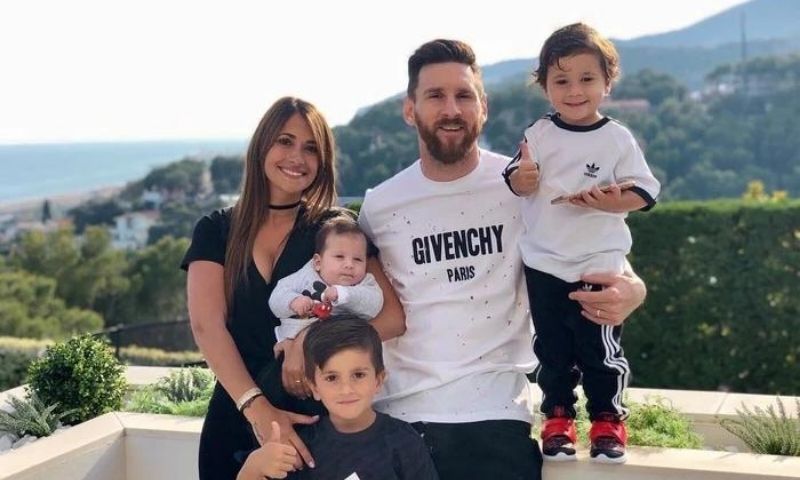 Giới thiệu sơ lược về Messi và vợ
